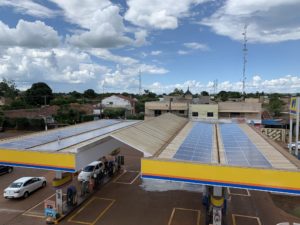 Sistema de Energia Solar instalado no teto do Posto, encontra-se no Centro de Sidrolândia