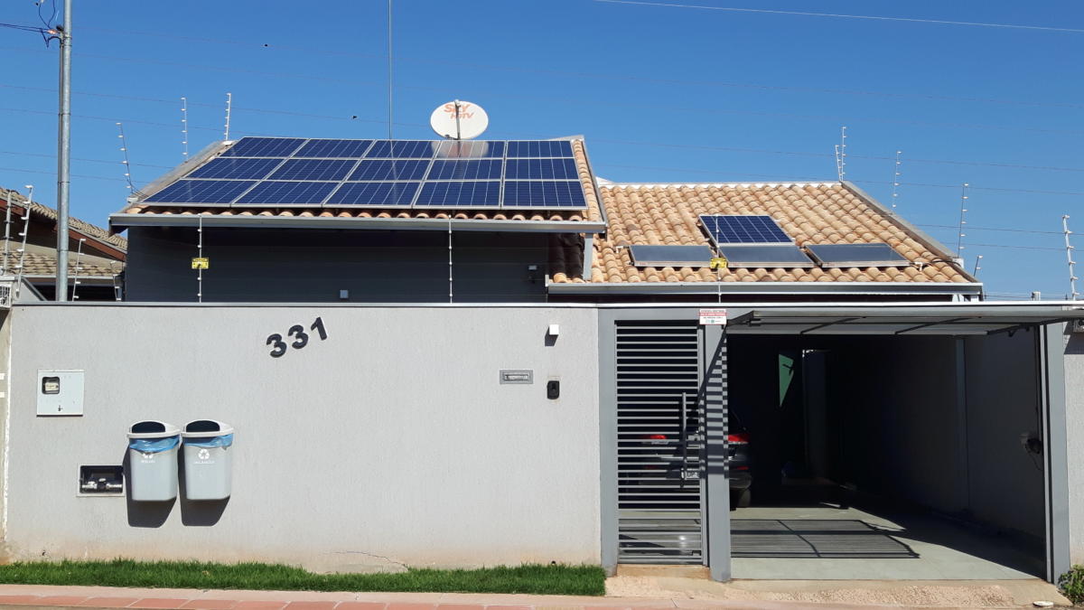 Fachada da casa com o sistema instalado