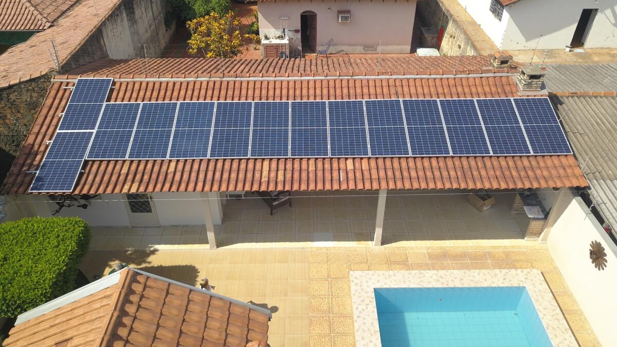 Módulos Dah Solar de 370 Wp instalados