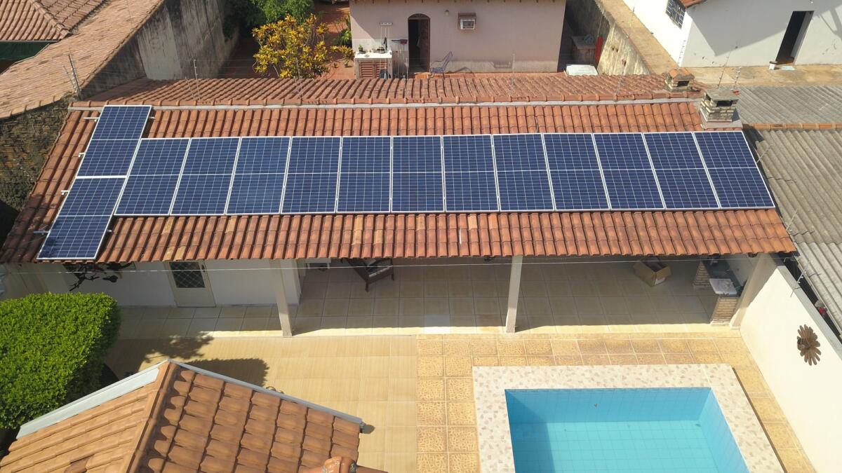 Módulos Dah Solar de 370 Wp instalados