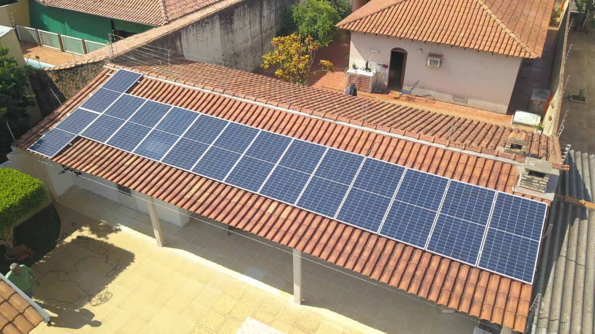 Módulos Dah Solar de 370 Wp instalados