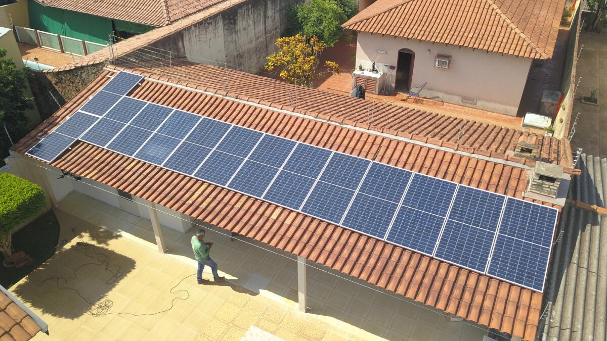 Módulos Dah Solar de 370 Wp instalados