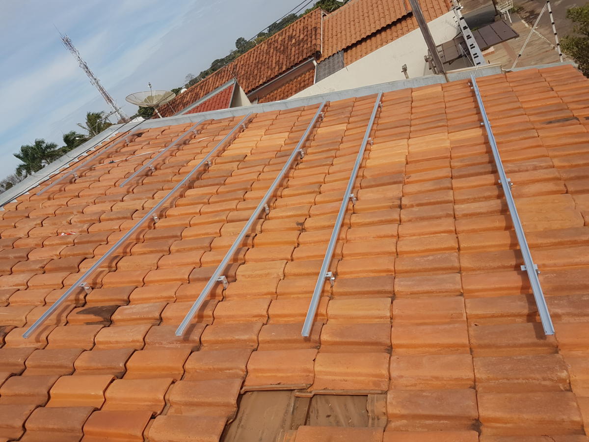 Estrutura de alumínio para instalação dos módulos